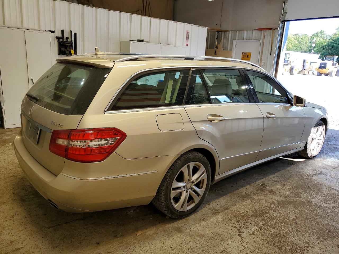 WDDHH8HB3BA305656 · 2011 MERCEDES-BENZ E · 3/12