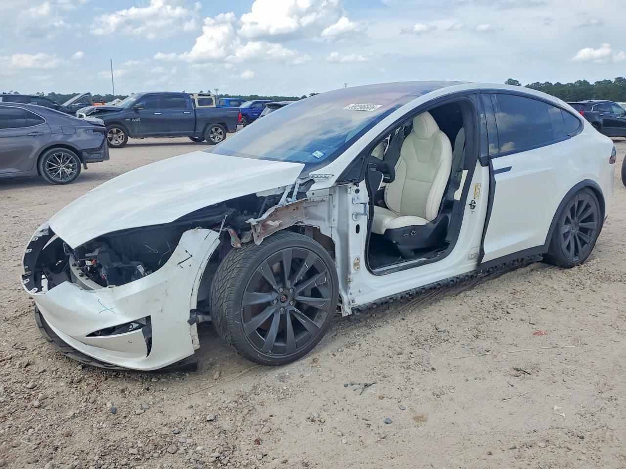 7SAXCBE62NF341412 · 2022 TESLA MODEL X