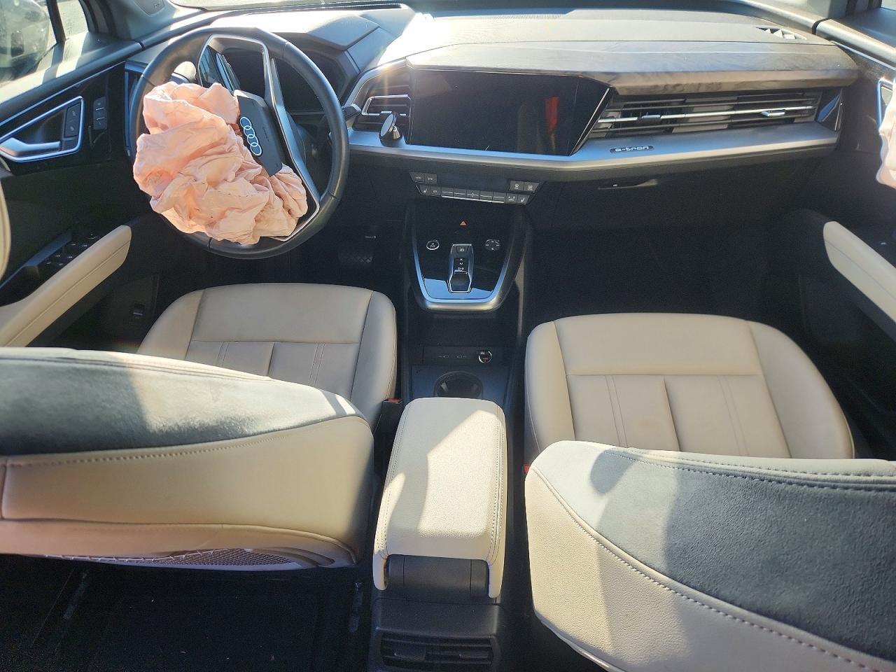 WA1M2BFZ5RP008560 · 2024 AUDI Q4 E-TRON · 8/13