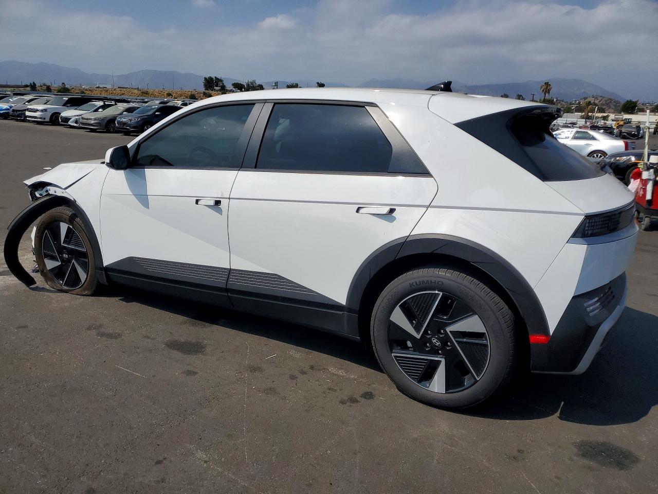 7YAKM4DA9SY017609 · 2025 HYUNDAI IONIQ 5 · 2/13