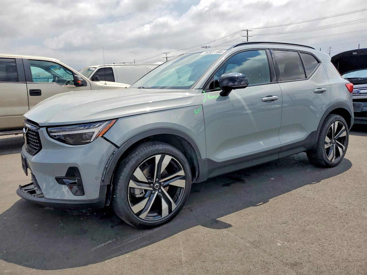 YV4L12UL5R2364567 · 2024 VOLVO XC40