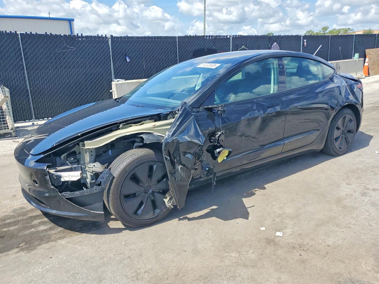 5YJ3E1EA4SF887239 · 2025 TESLA MODEL 3