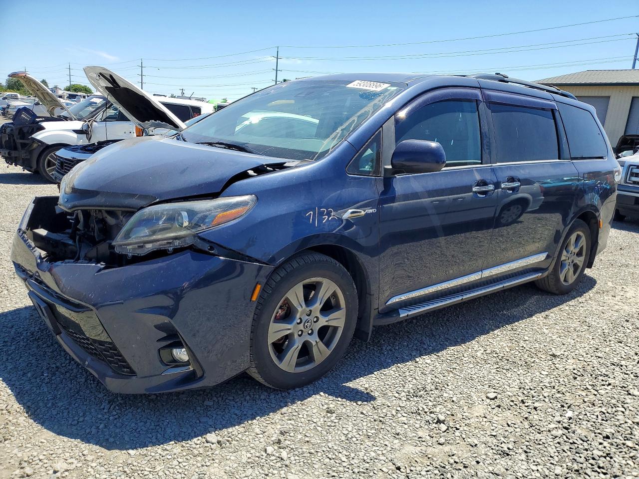 5TDEZ3DC8KS211383 · 2019 TOYOTA SIENNA