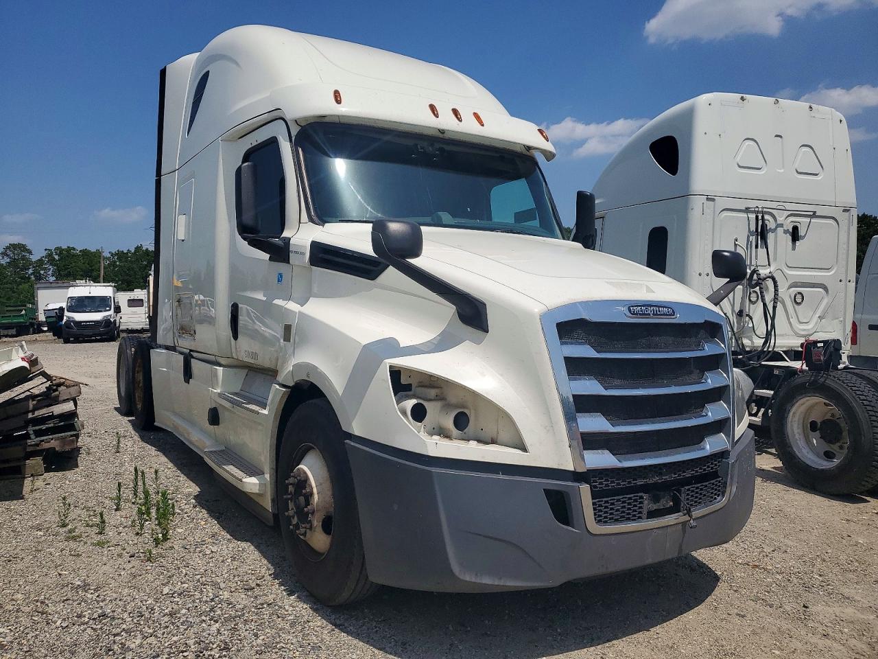 3AKJHHDR6JSJR1263 · 2018 FREIGHTLINER CASCADIA 126