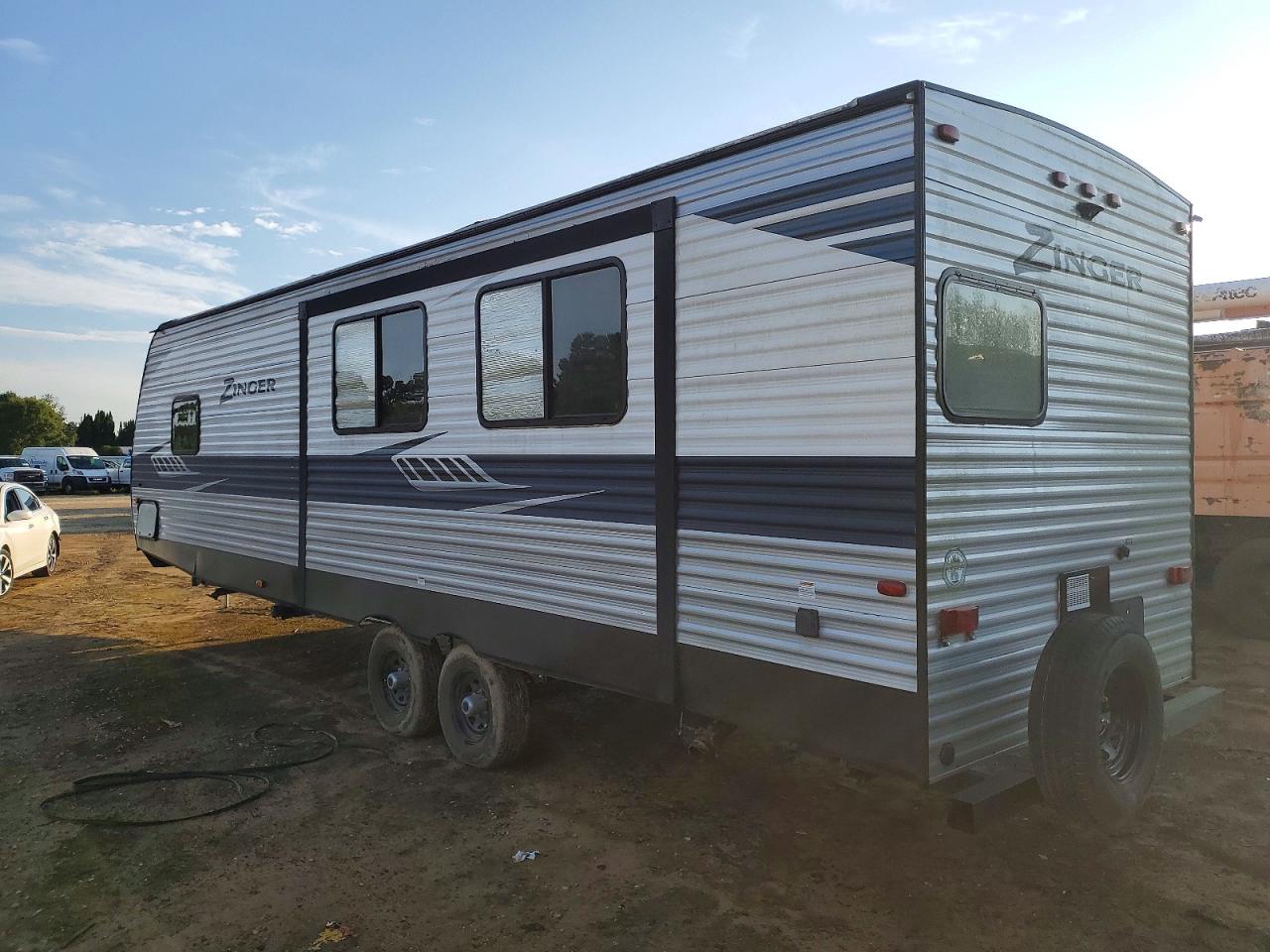 4YDT29921LS371108 · 2020 KEYSTONE ZINGER · 3/10