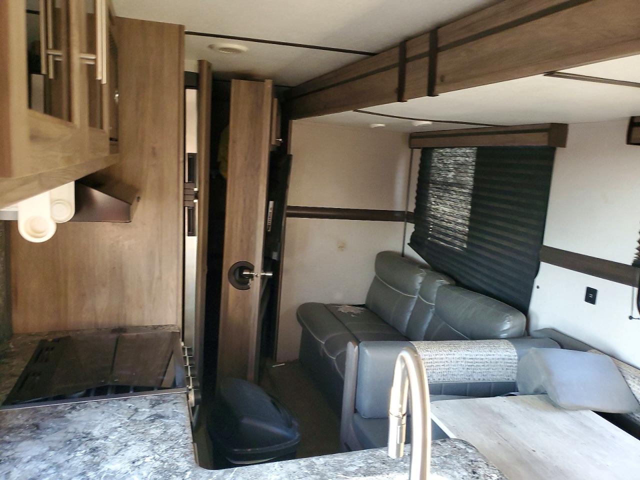 4YDT29921LS371108 · 2020 KEYSTONE ZINGER · 6/10