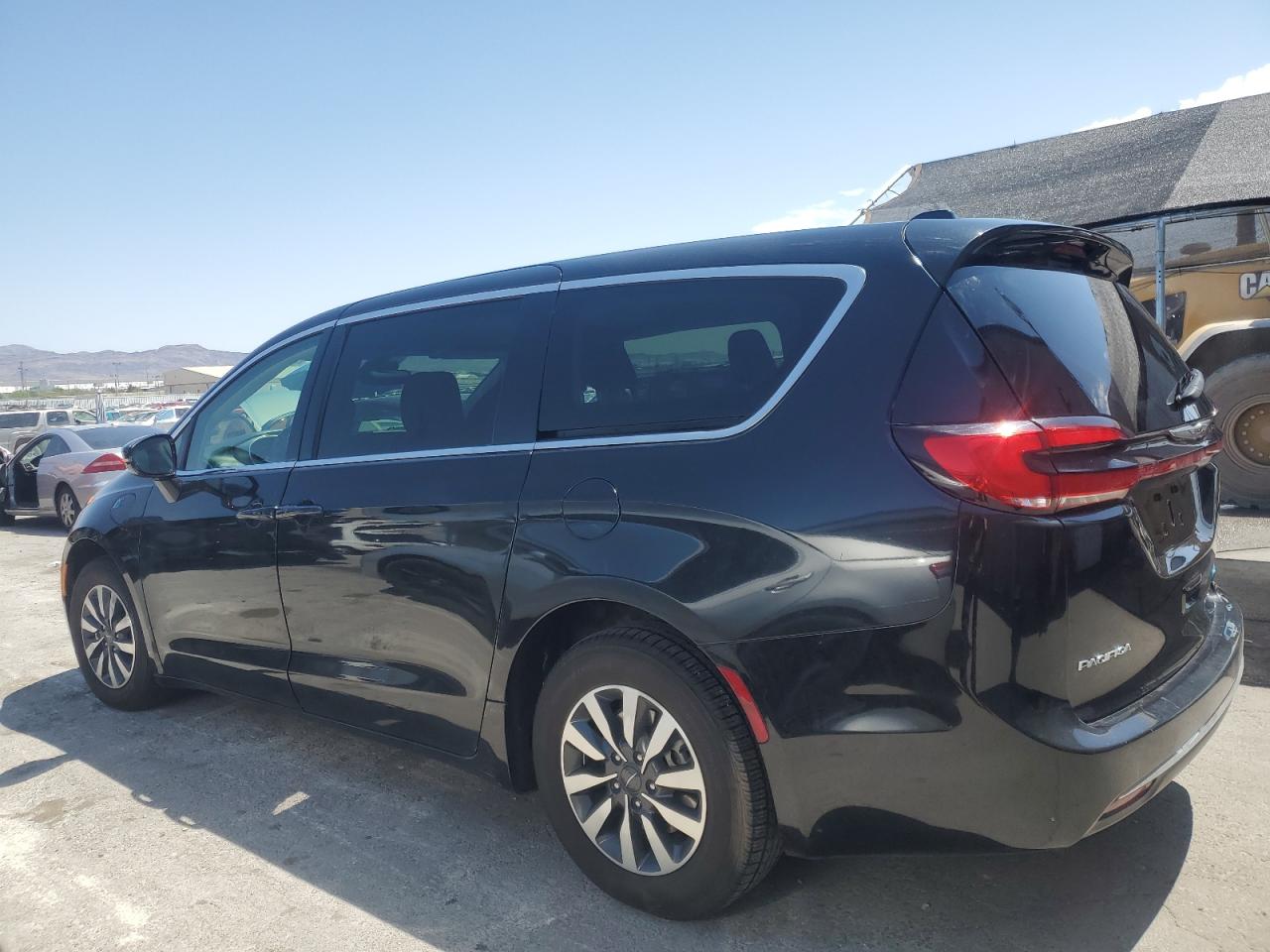 2C4RC1L73NR167110 · 2022 CHRYSLER PACIFICA · 2/13