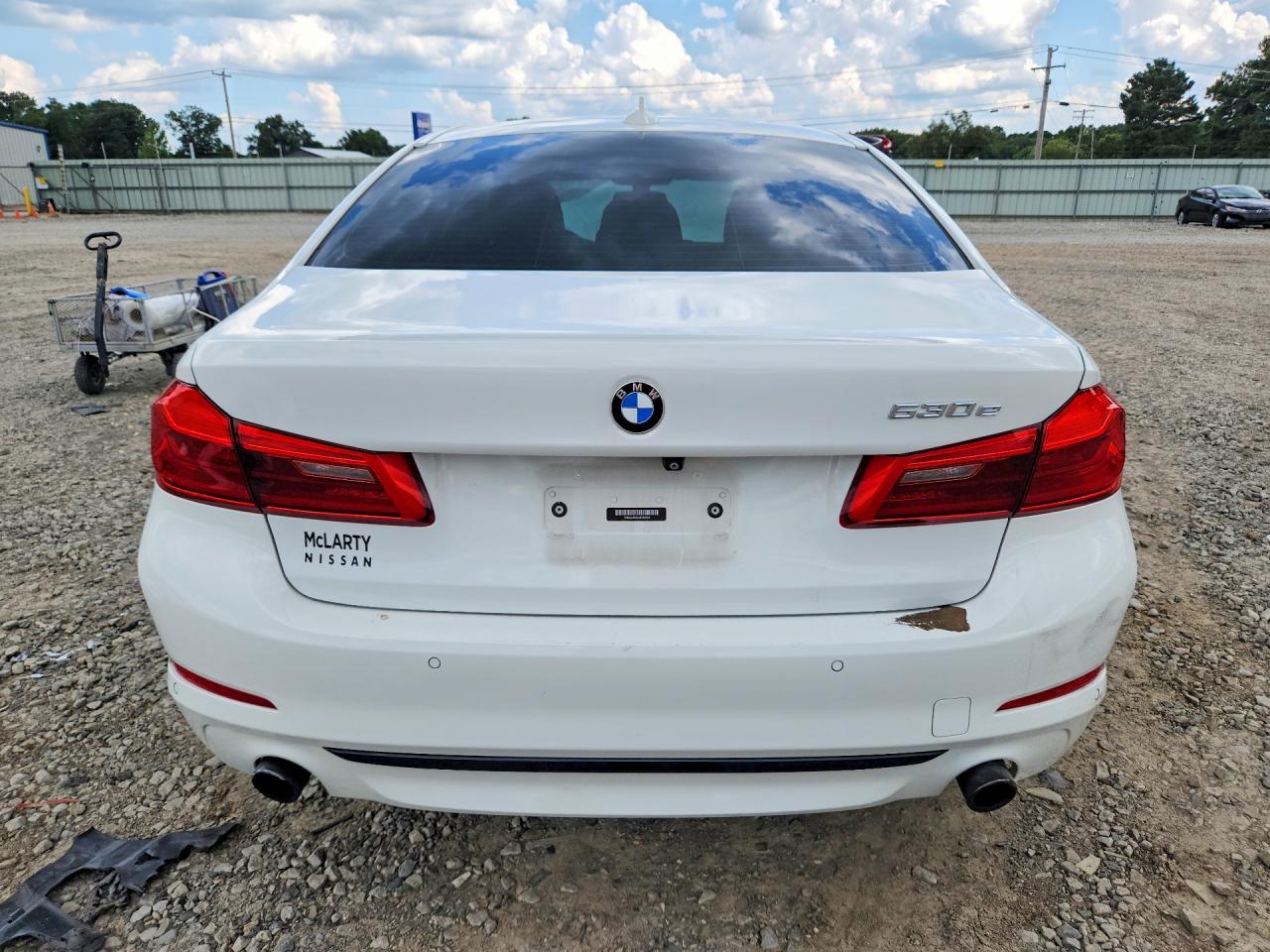 WBAJA9C53JB252454 · 2018 BMW 530E · 6/11