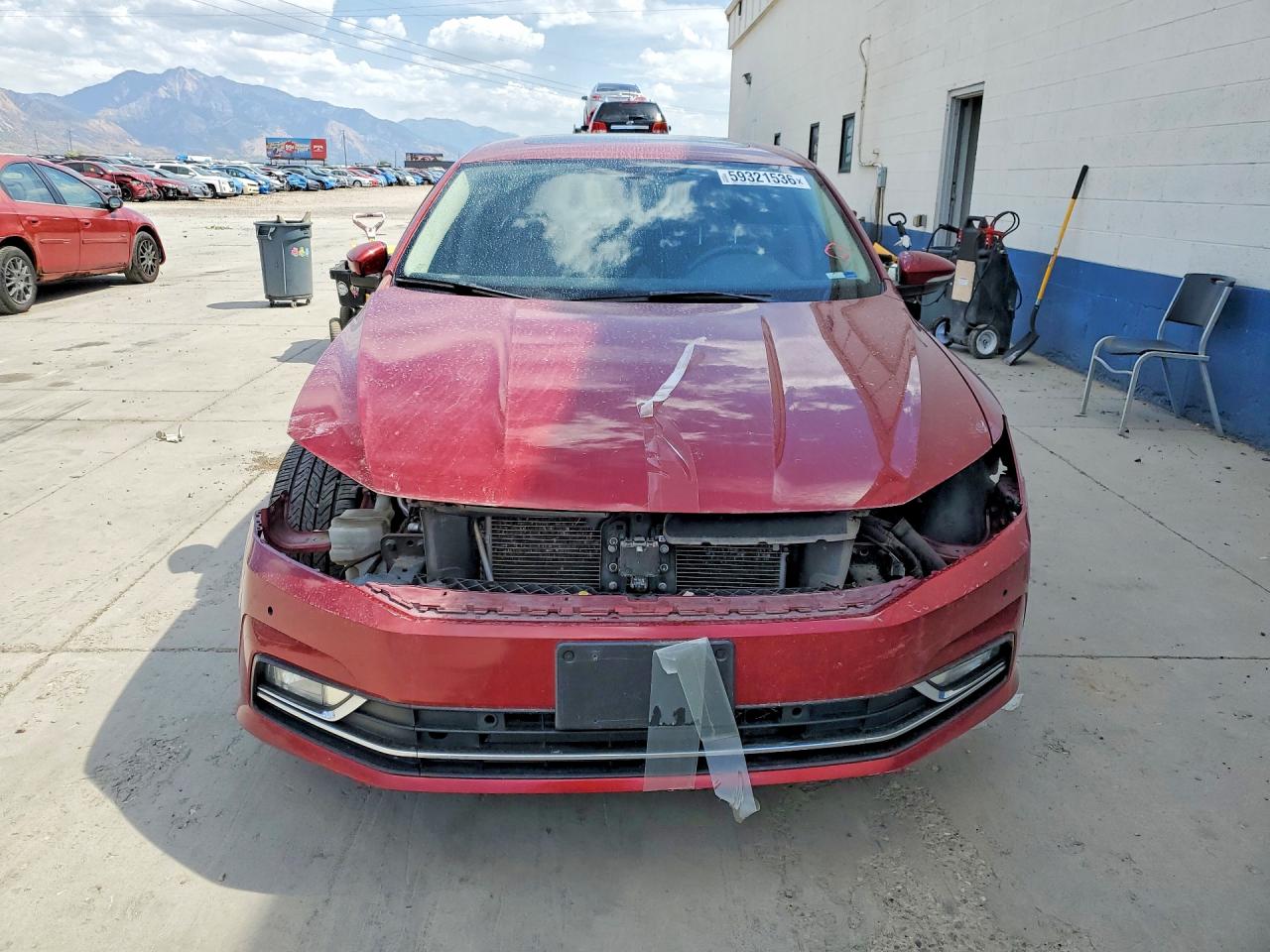 1VWGT7A33HC025800 · 2017 VOLKSWAGEN PASSAT · 5/12