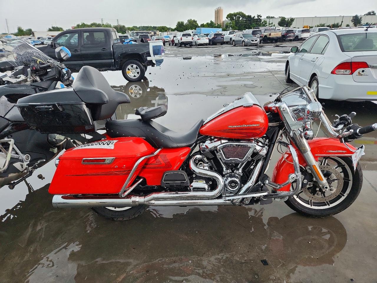 1HD1FBC12HB626165 · 2017 HARLEY-DAVIDSON FLHR