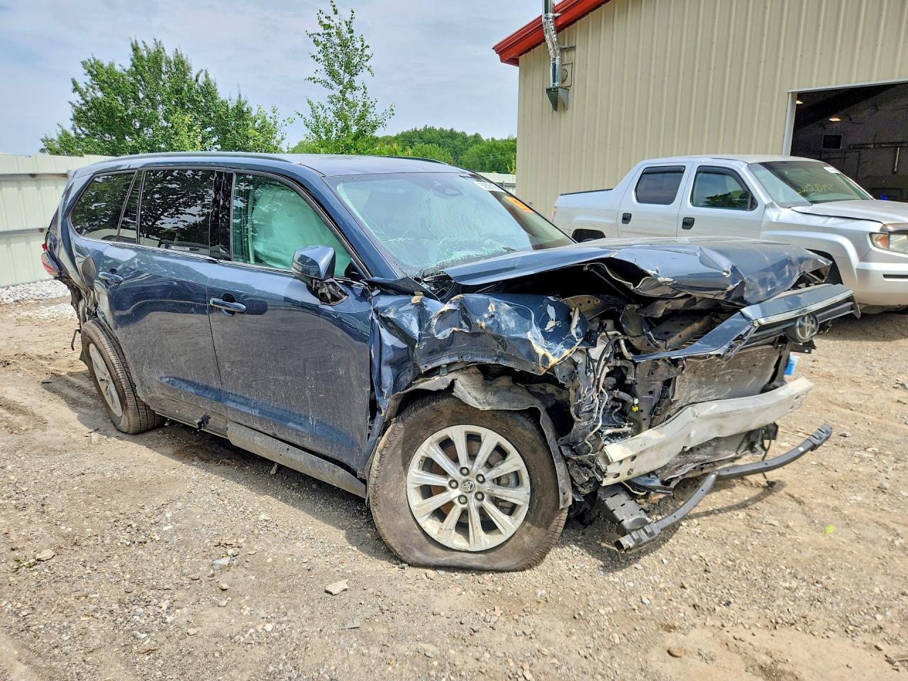 5TDAAAB56TS107300 · 2026 TOYOTA GRAND HIGHLANDER · 4/13