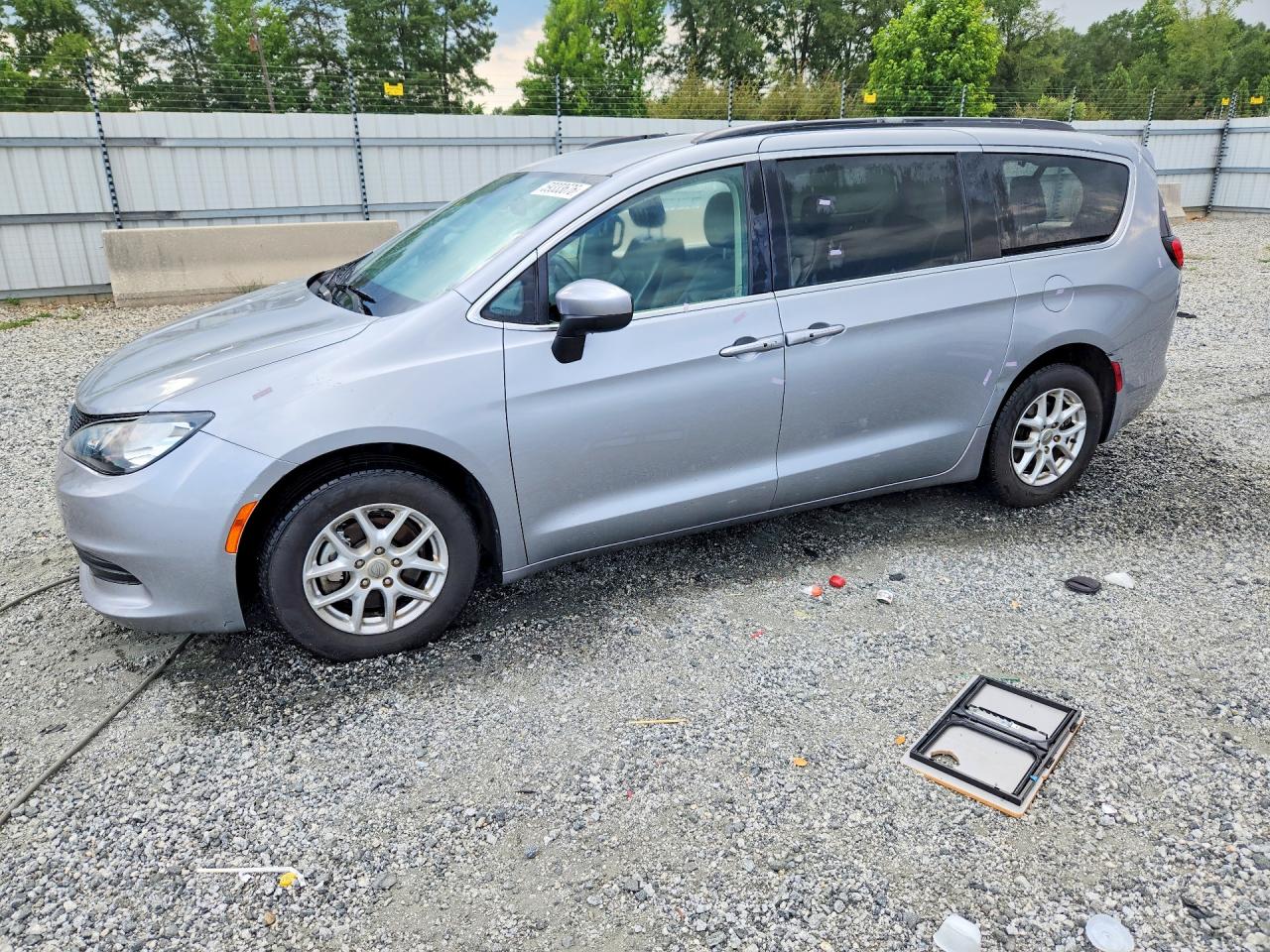 2C4RC1DG9LR176227 · 2020 CHRYSLER VOYAGER
