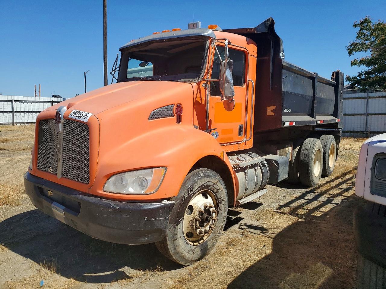 3BKHLJ9X2GF109836 · 2016 KENWORTH T370 · 2/10