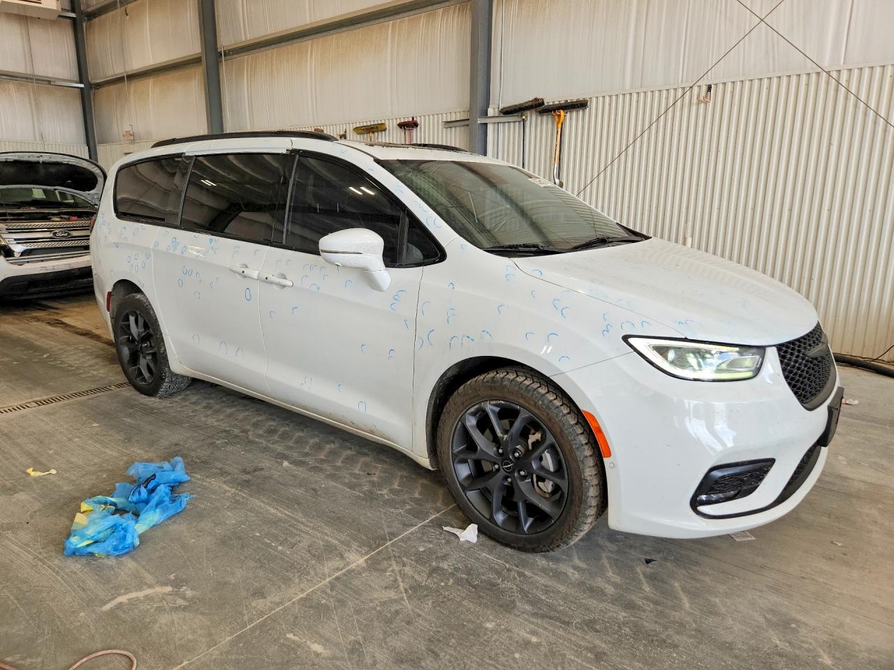 2C4RC3GG2NR102044 · 2022 CHRYSLER PACIFICA · 4/13