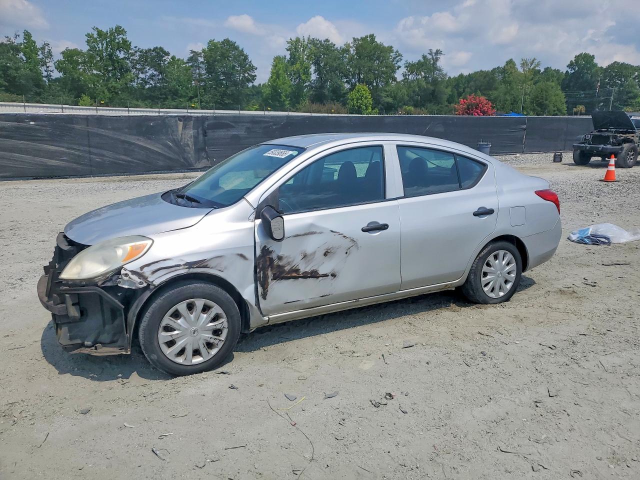 3N1CN7AP9EL849768 · 2014 NISSAN VERSA