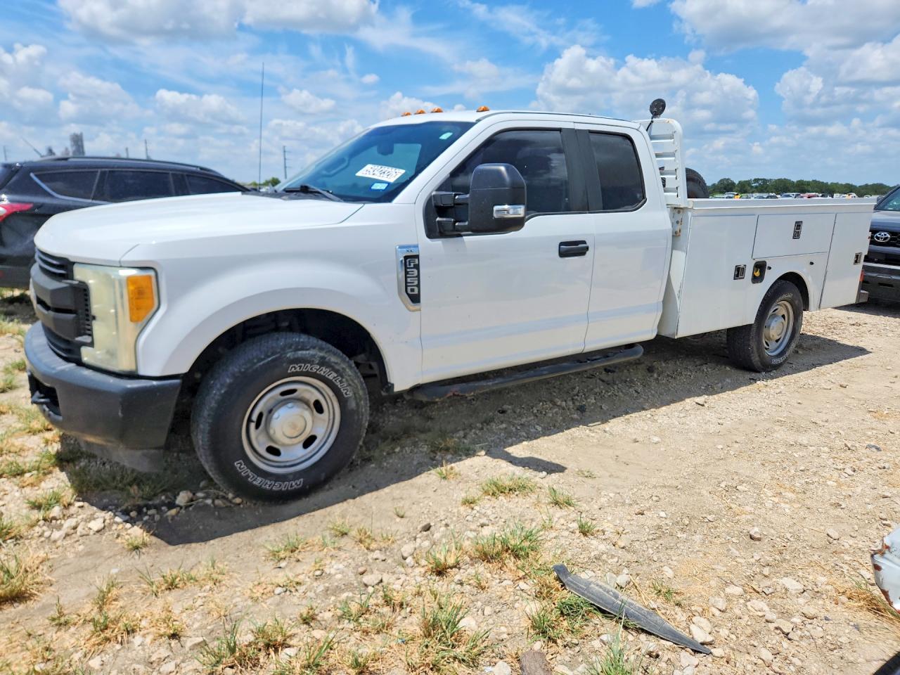 1FD7X3E69HEB93655 · 2017 FORD F350