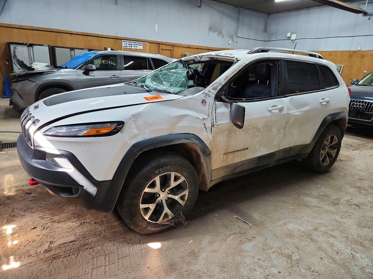 1C4PJMBX0JD570944 · 2018 JEEP CHEROKEE