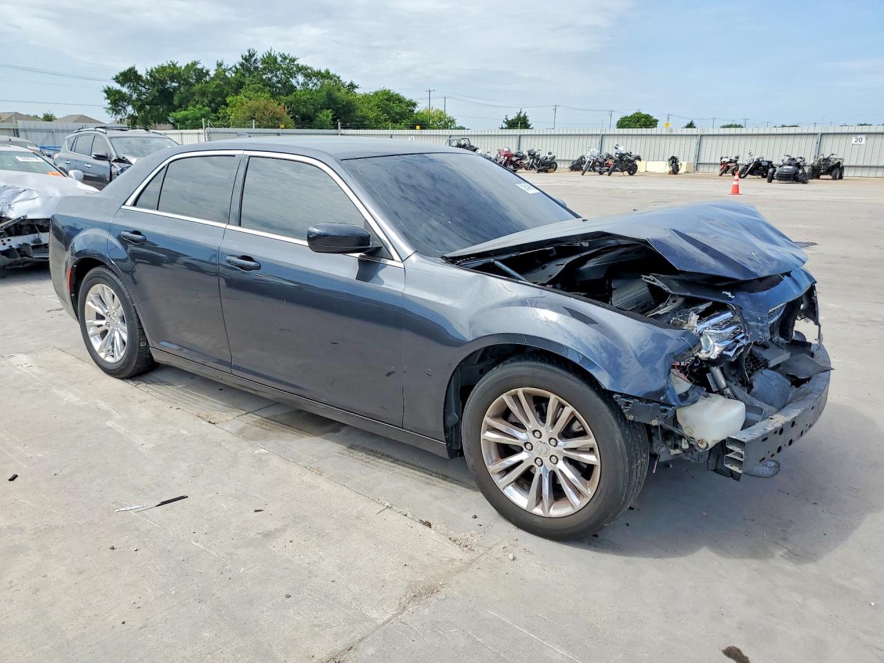 2C3CCAAGXKH517072 · 2019 CHRYSLER 300 · 4/12