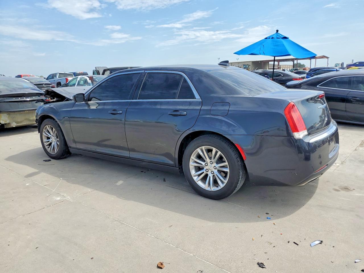 2C3CCAAGXKH517072 · 2019 CHRYSLER 300 · 2/12
