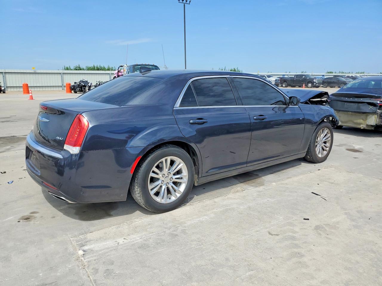 2C3CCAAGXKH517072 · 2019 CHRYSLER 300 · 3/12