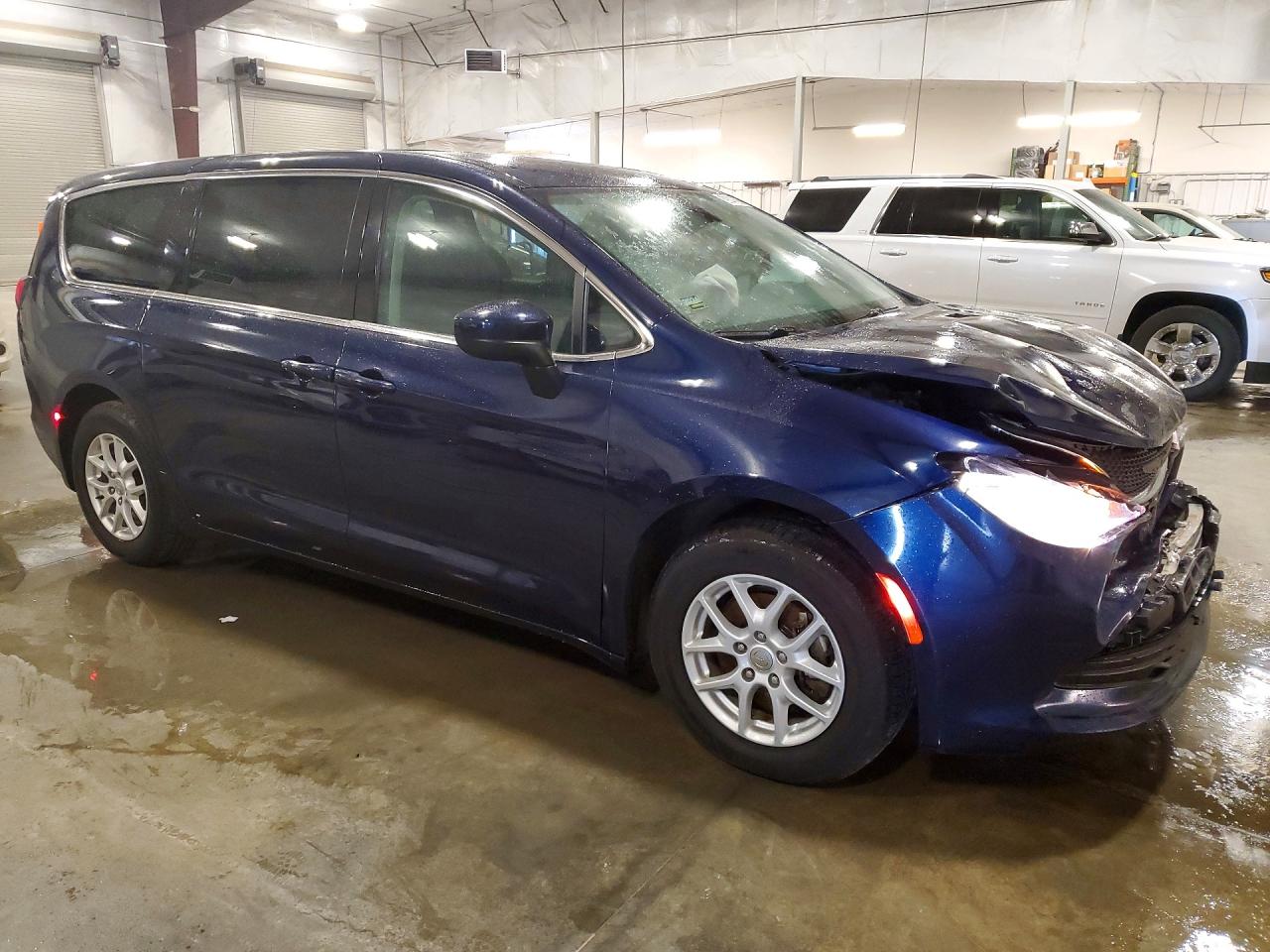 2C4RC1DG8HR588369 · 2017 CHRYSLER PACIFICA · 4/13