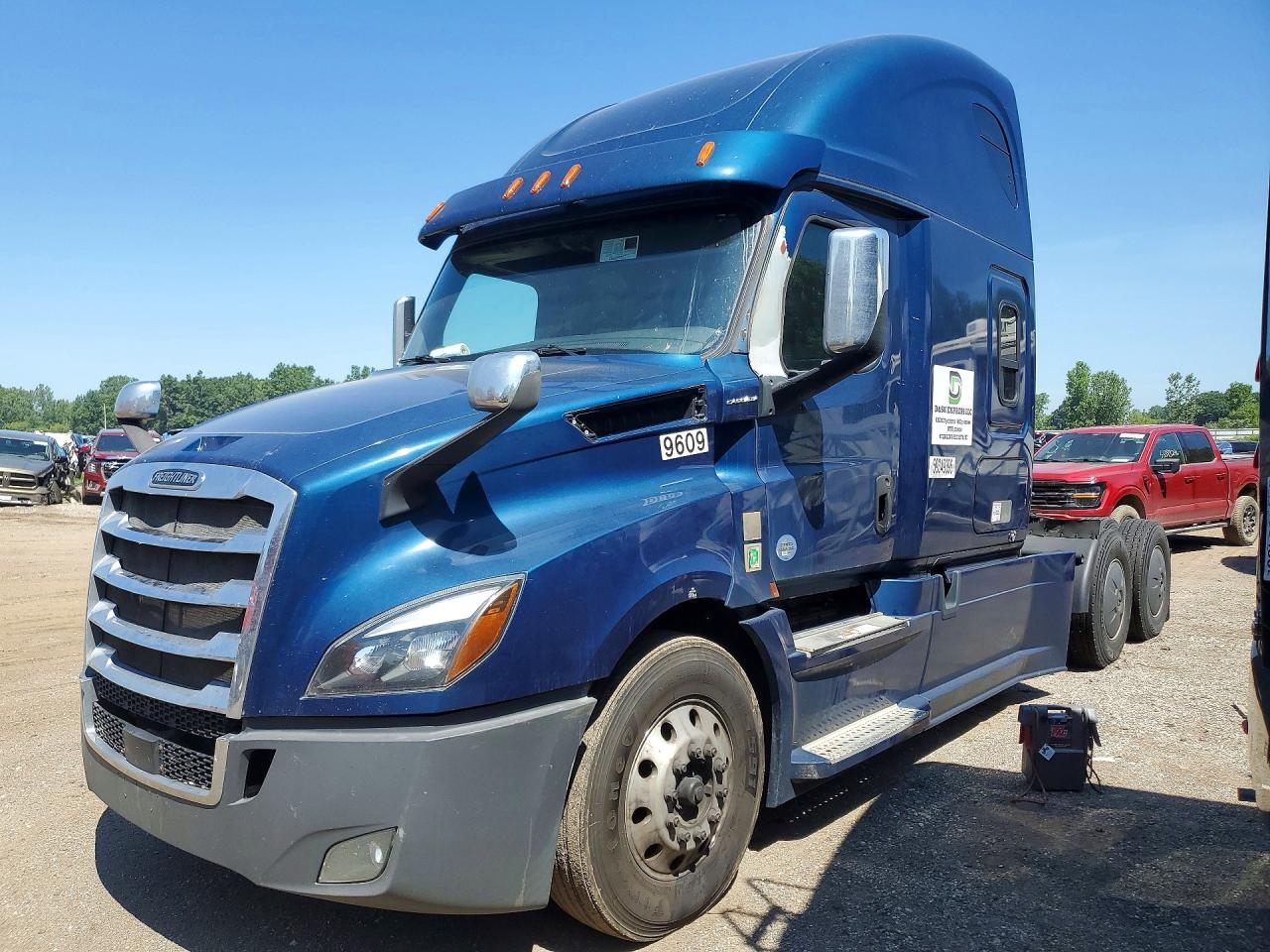 3AKJHHDRXJSJY3618 · 2018 FREIGHTLINER CASCADIA 126