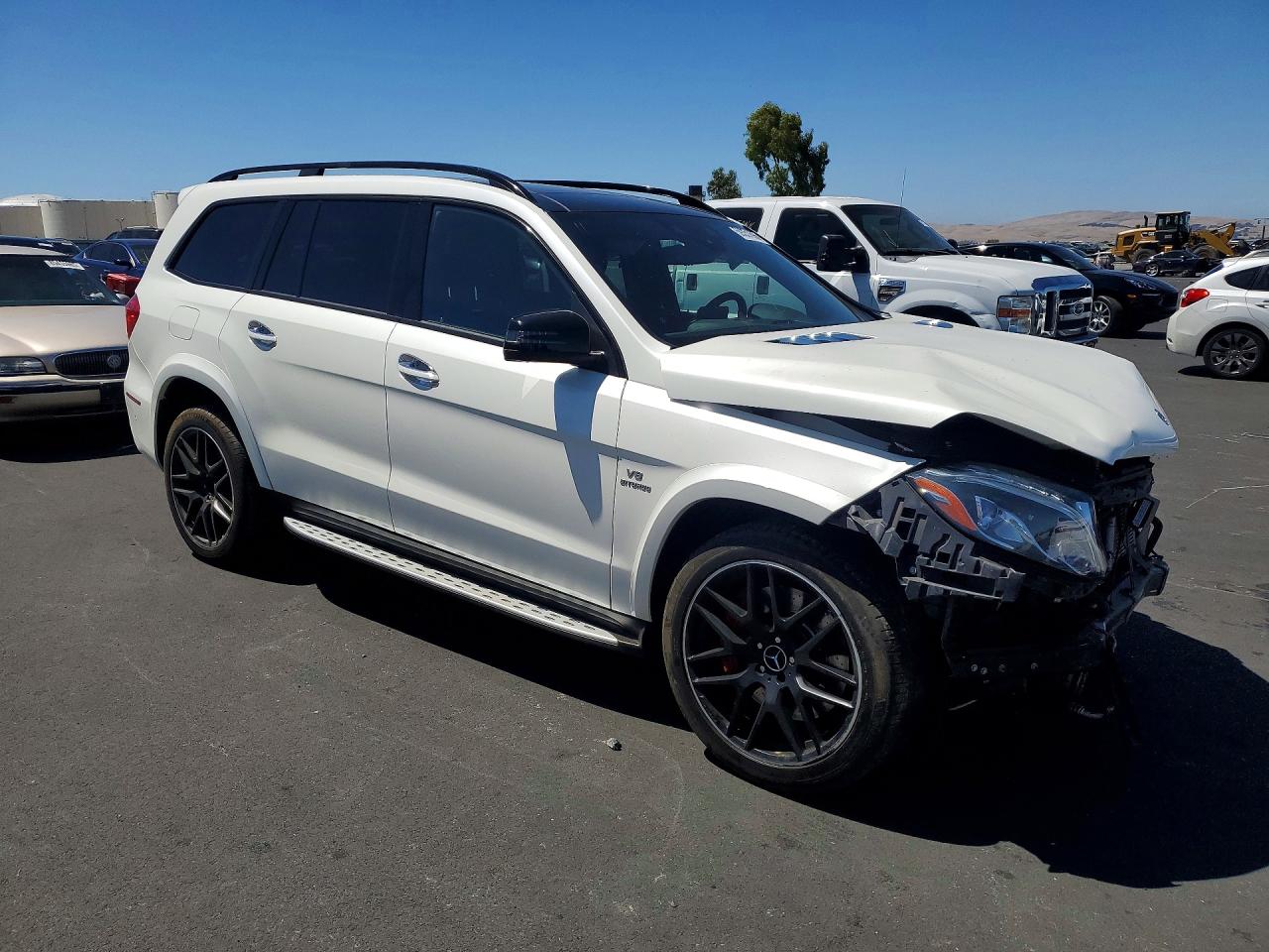 4JGDF7FE8HA805127 · 2017 MERCEDES-BENZ GLS · 4/12