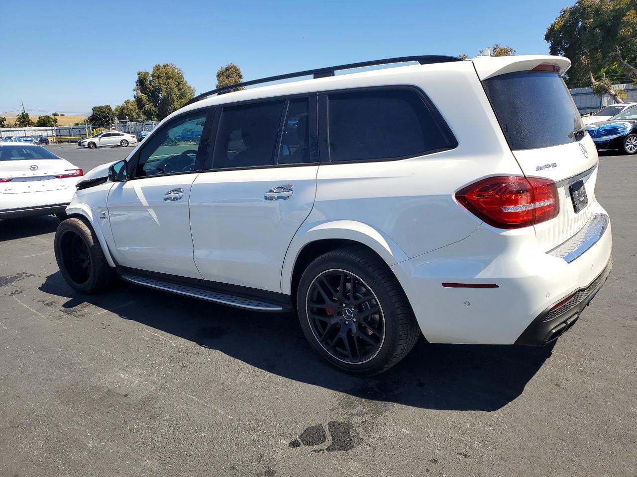 4JGDF7FE8HA805127 · 2017 MERCEDES-BENZ GLS · 2/12
