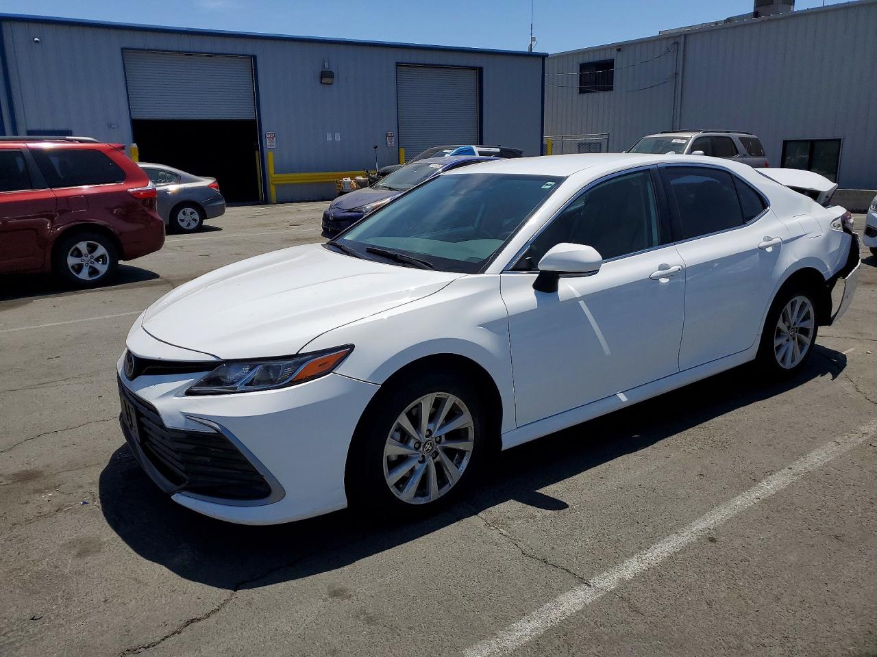 4T1R11AK5MU568720 · 2021 TOYOTA CAMRY