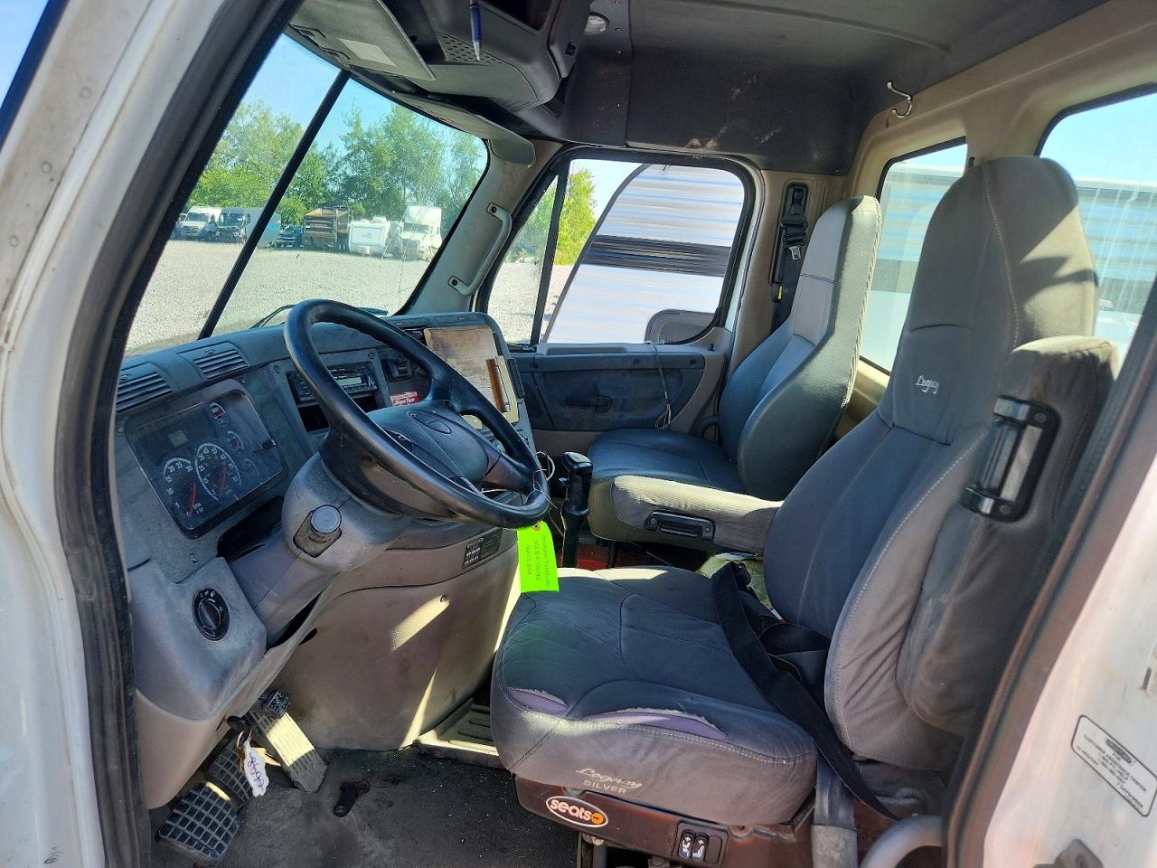 3AKJGEDV3DSFK0698 · 2013 FREIGHTLINER CASCADIA · 5/10
