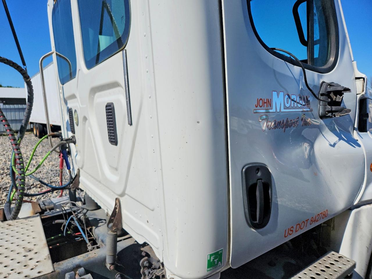 3AKJGEDV3DSFK0698 · 2013 FREIGHTLINER CASCADIA · 6/10