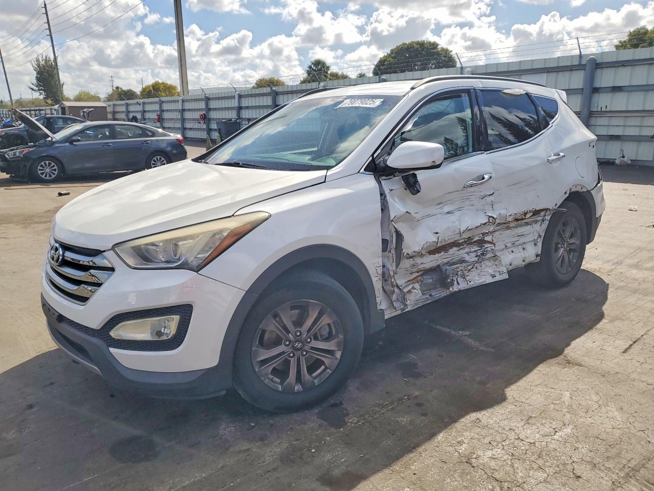 5XYZU3LB2FG267234 · 2015 HYUNDAI SANTA FE
