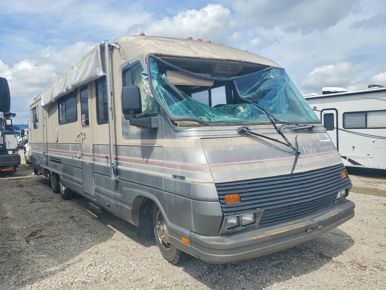 1GBKP37N4L3314104 · 1990 CHEVROLET 33FTMOTRHM