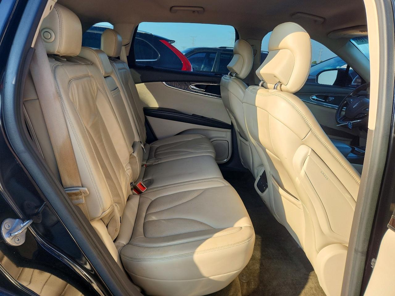 2LMTJ8KR6GBL32974 · 2016 LINCOLN MKX · 10/12