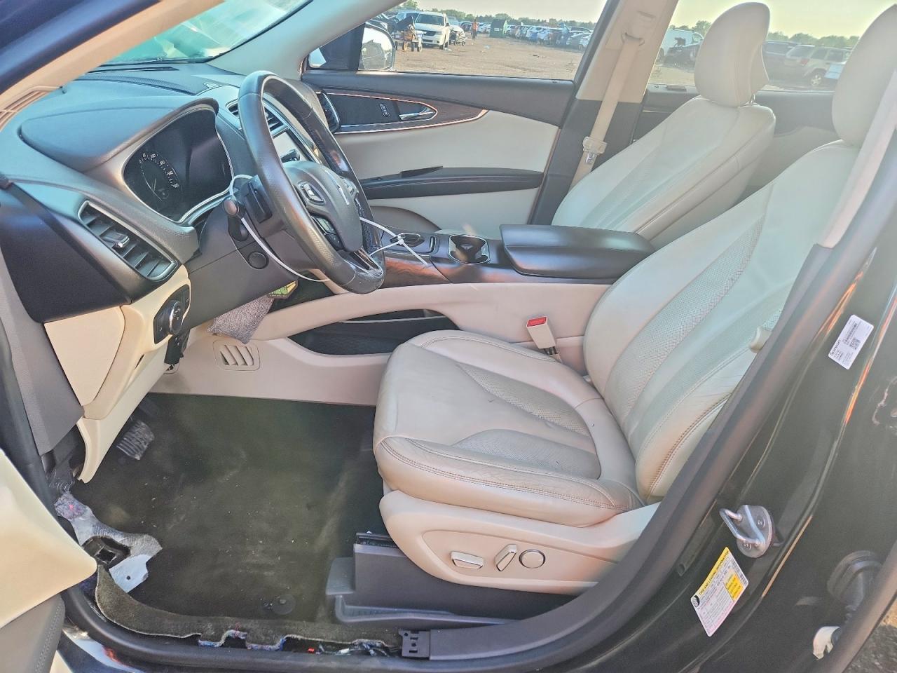 2LMTJ8KR6GBL32974 · 2016 LINCOLN MKX · 7/12