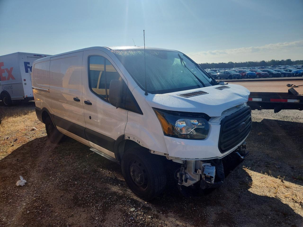1FTYR1YM5GKA31099 · 2016 FORD TRANSIT · 4/14