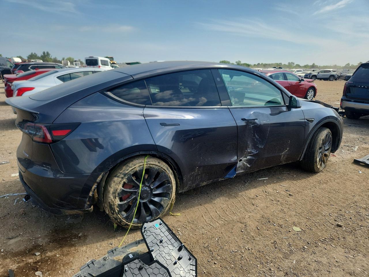 7SAYGDEF5RA283769 · 2024 TESLA MODEL Y · 3/13