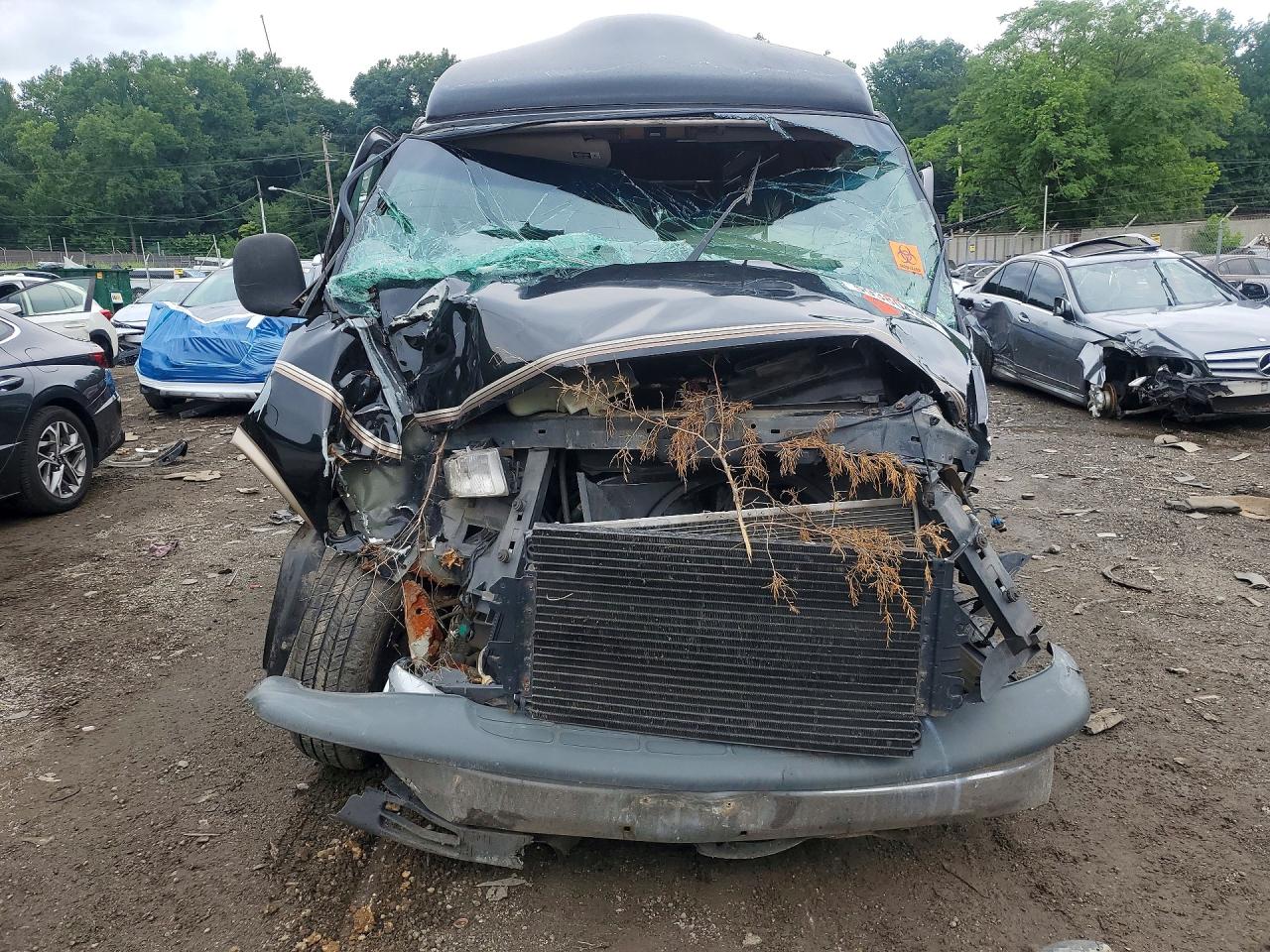 1GBFG15R7V1049253 · 1997 CHEVROLET EXPRESS G1500 · 5/13