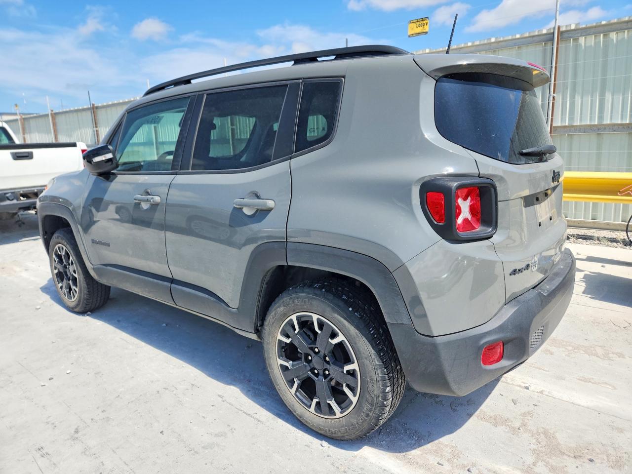 ZACNJDB18PPP44172 · 2023 JEEP RENEGADE · 2/13