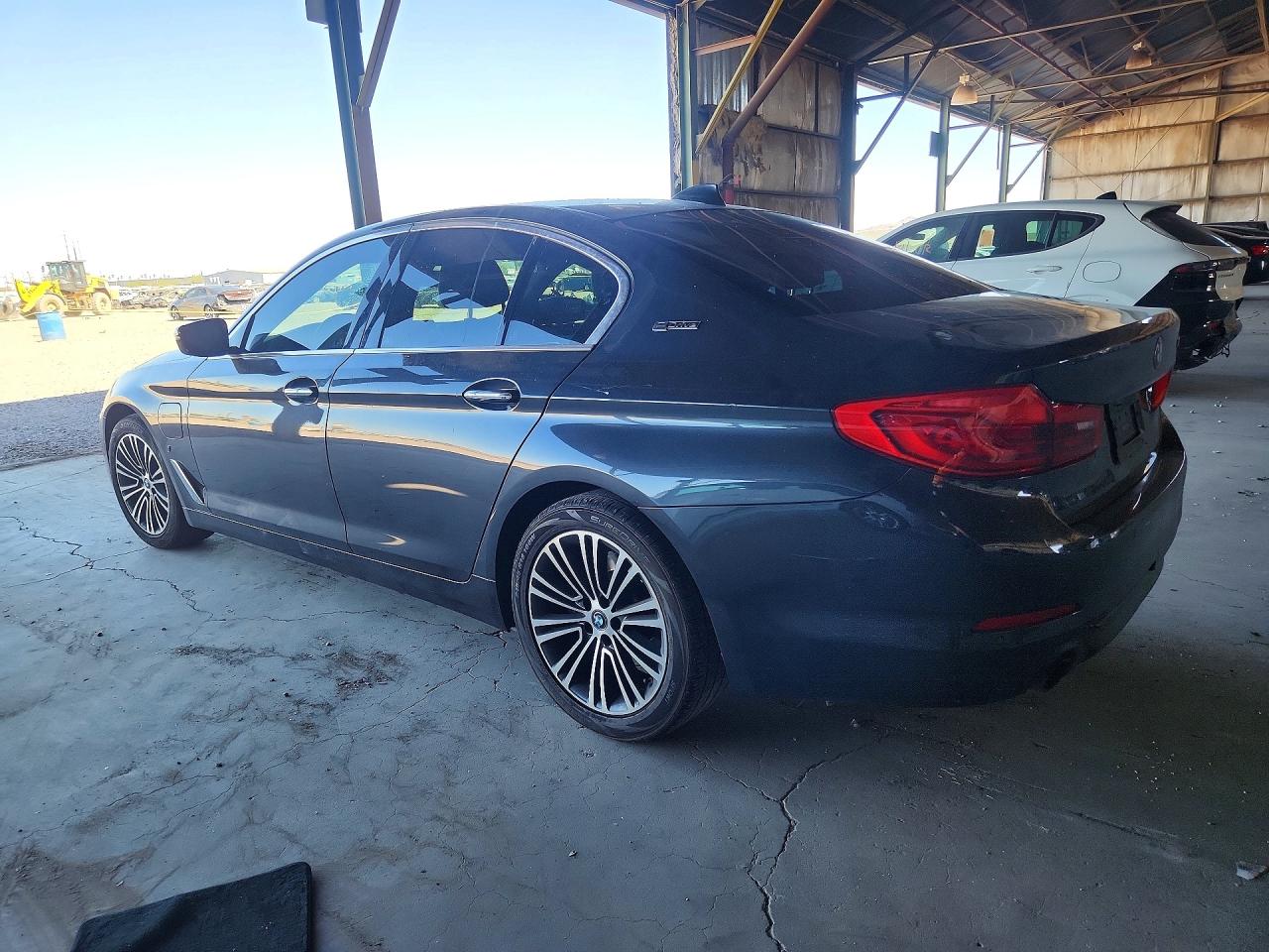 WBAJA9C52JB252784 · 2018 BMW 530E · 2/12
