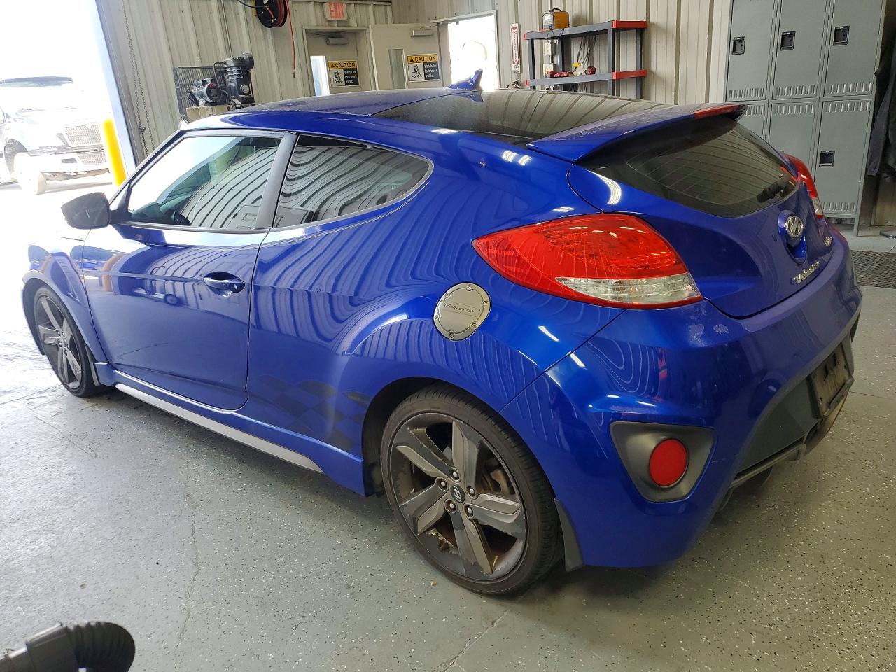 KMHTC6AE9FU220266 · 2015 HYUNDAI VELOSTER · 2/12