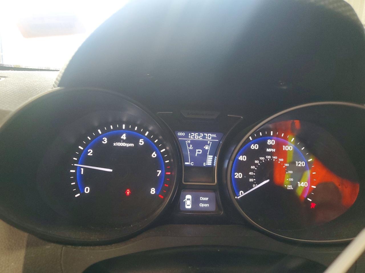 KMHTC6AE9FU220266 · 2015 HYUNDAI VELOSTER · 9/12