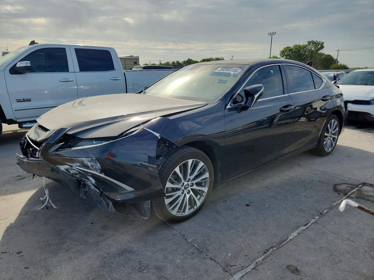 2019 LEXUS ES