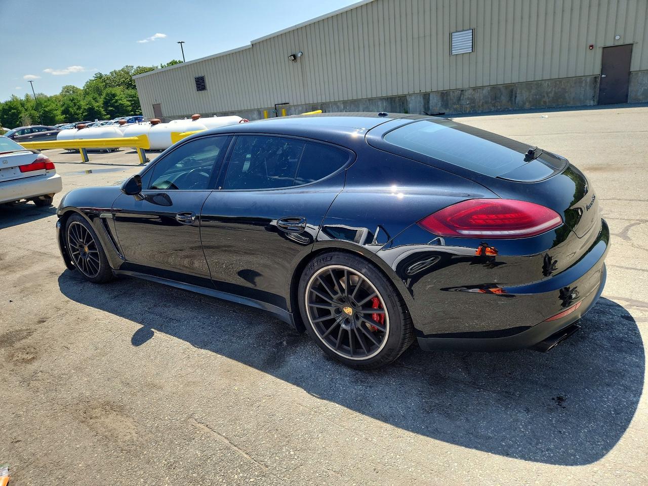 WP0AF2A78GL081039 · 2016 PORSCHE PANAMERA · 2/12