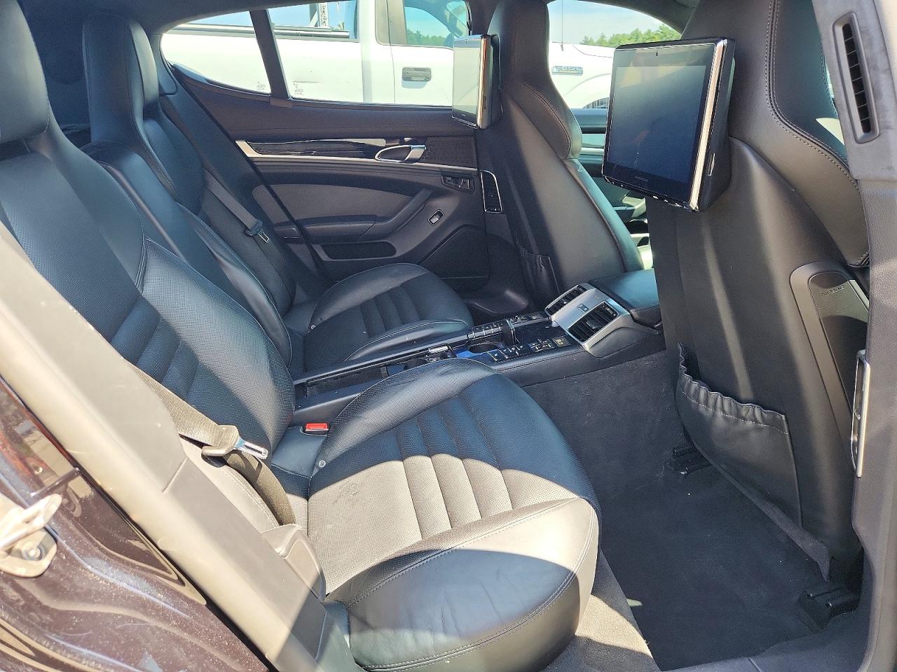 WP0AF2A78GL081039 · 2016 PORSCHE PANAMERA · 10/12