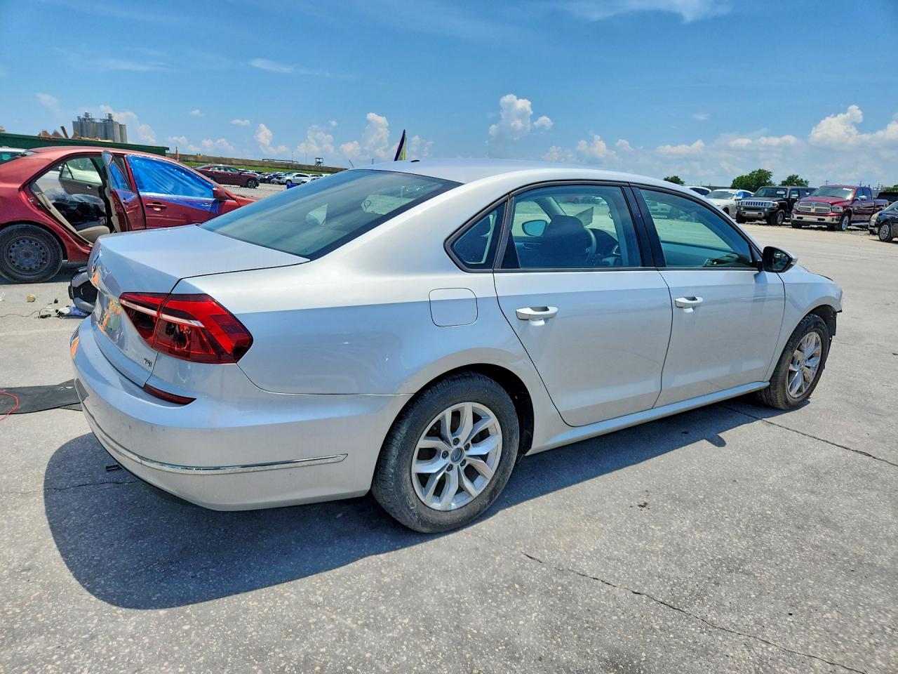 1VWAA7A34JC015553 · 2018 VOLKSWAGEN PASSAT · 3/12