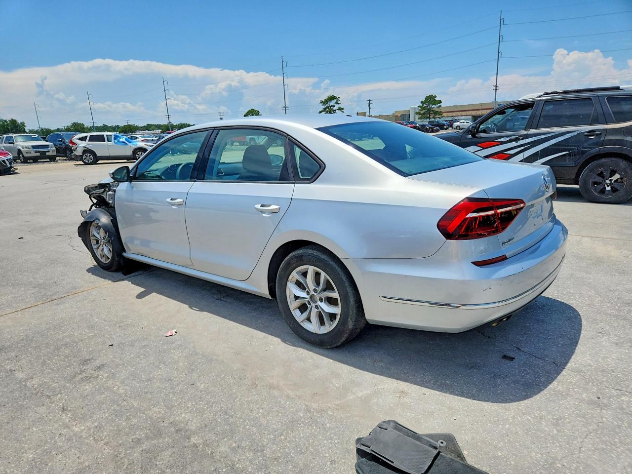 1VWAA7A34JC015553 · 2018 VOLKSWAGEN PASSAT · 2/12