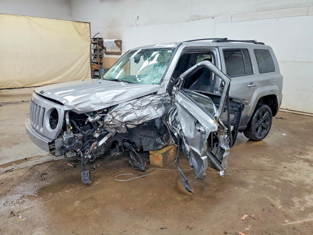 1C4NJPBA0FD318851 · 2015 JEEP PATRIOT