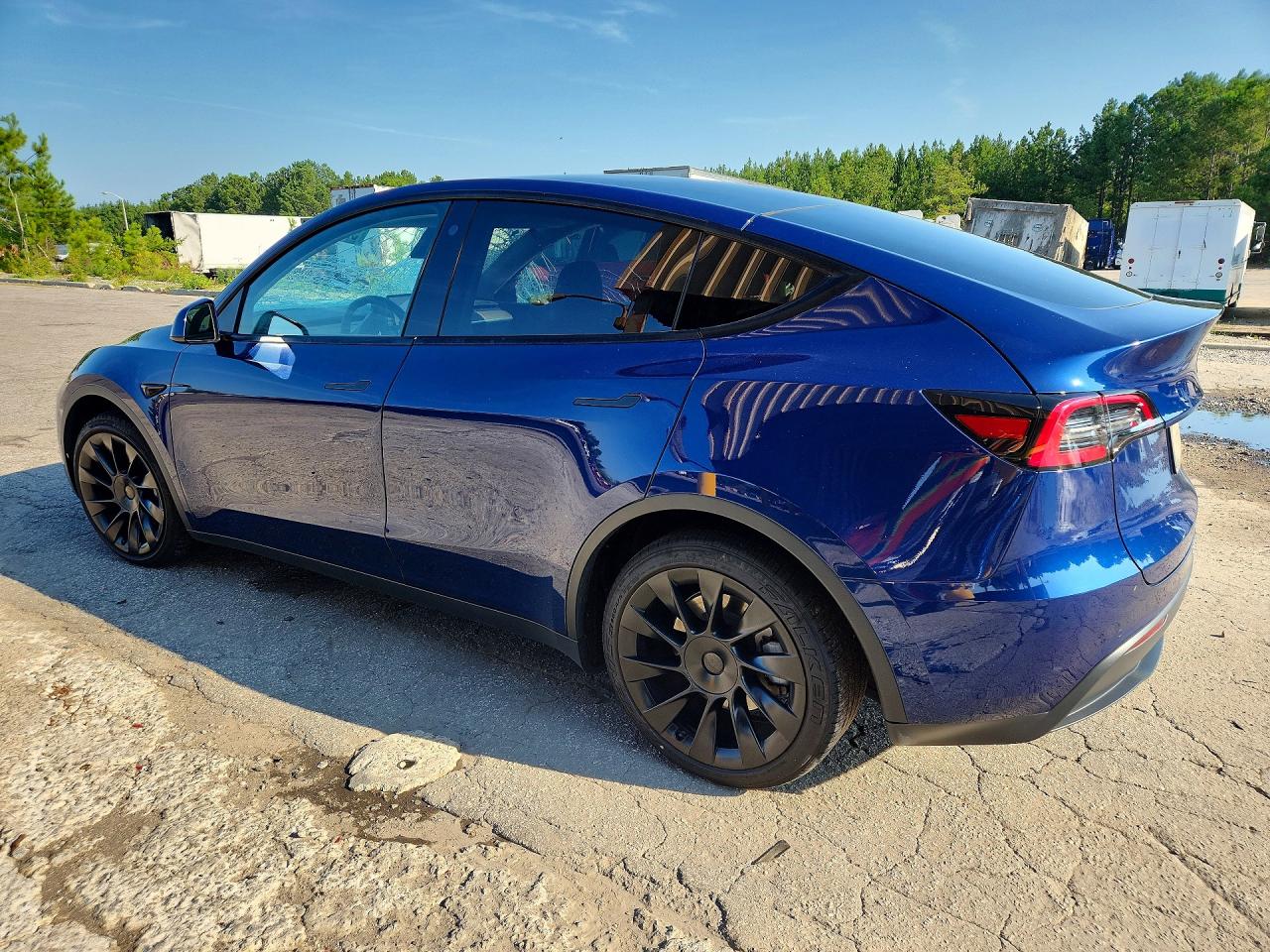 7SAYGAEEXNF339630 · 2022 TESLA MODEL Y · 2/13