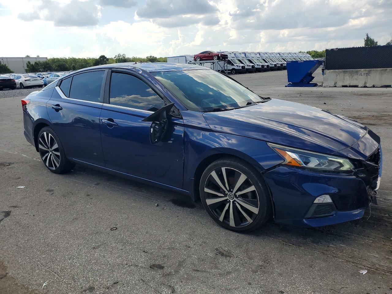 1N4BL4CVXLC172527 · 2020 NISSAN ALTIMA